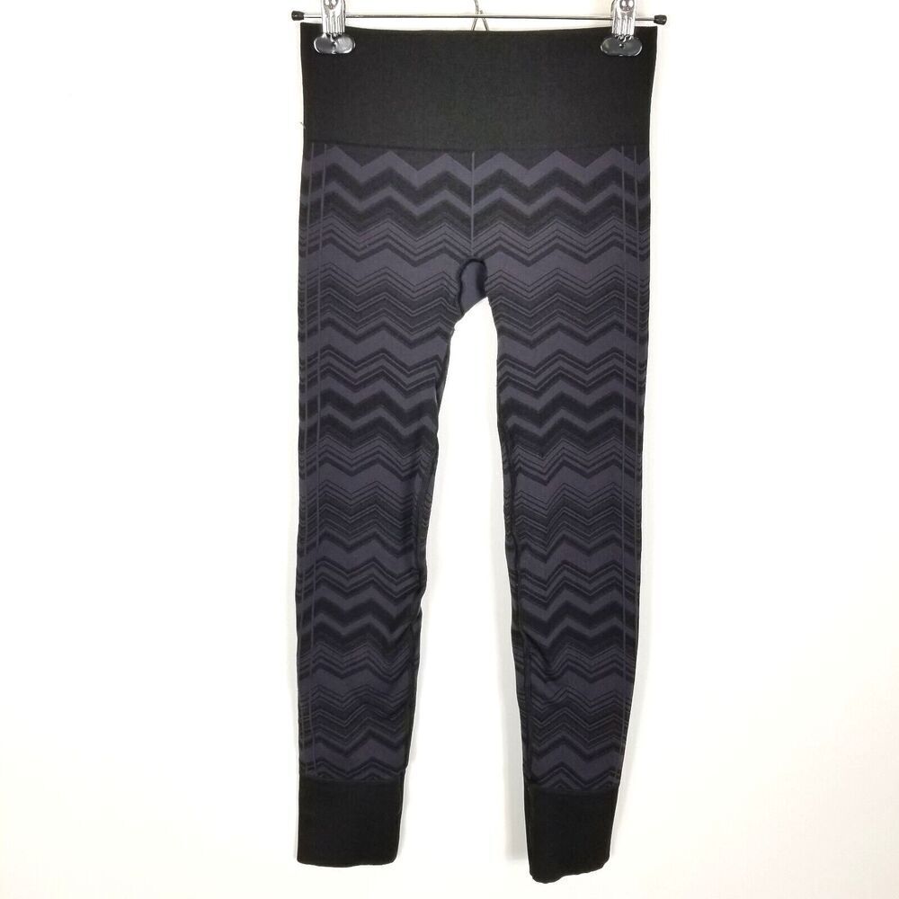 Lululemon Women's Size 4 Legging Gray Black Chevron Ribbed Compression Stretch